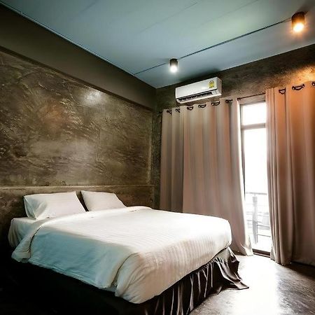 Pornsiri Hotel Sisaket Екстериор снимка