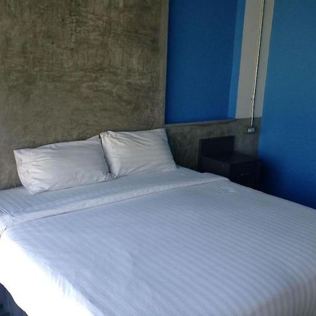 Pornsiri Hotel Sisaket Екстериор снимка