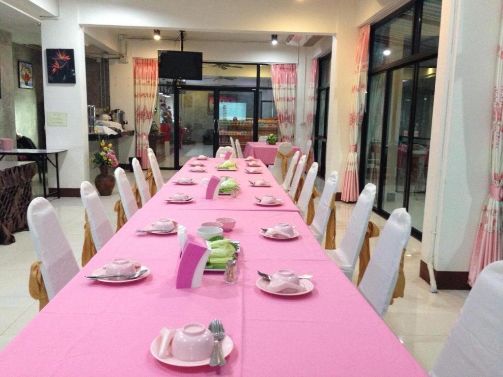 Pornsiri Hotel Sisaket Екстериор снимка