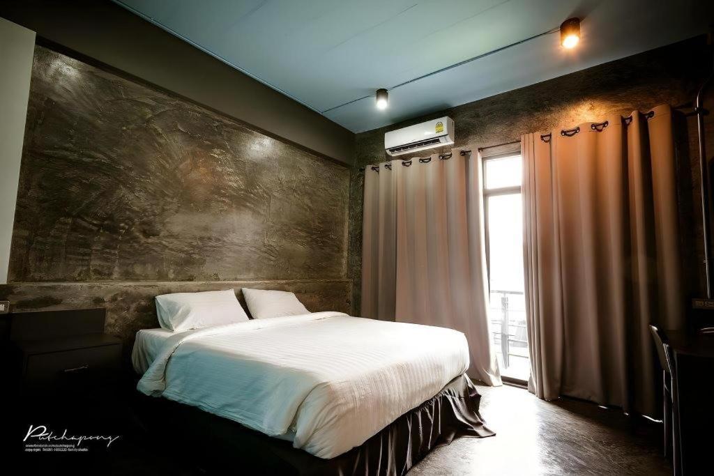 Pornsiri Hotel Sisaket Екстериор снимка