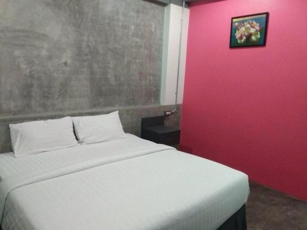 Pornsiri Hotel Sisaket Екстериор снимка