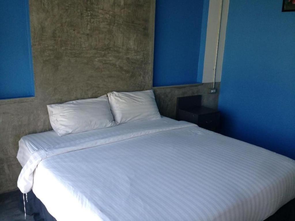 Pornsiri Hotel Sisaket Екстериор снимка